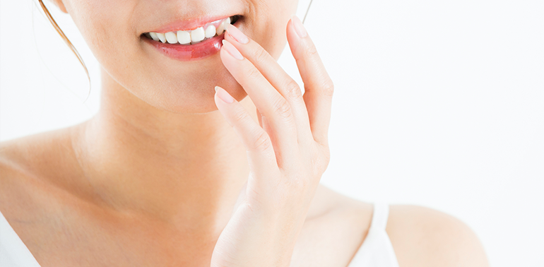 歯の機能性と透明感あるナチュラルな仕上がりの審美治療